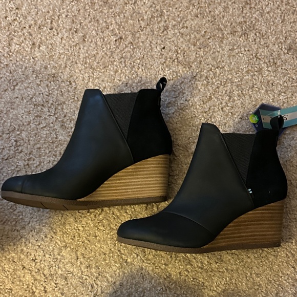 Toms Kelsey Black Ankle Wedge Booties - Picture 3 of 6
